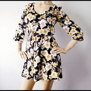 Black/yellow 3/4 sleeve floral skater dress Size M